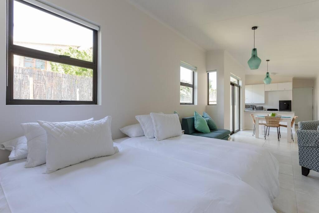 Lux Private Garden - Sunset * Cape Town
