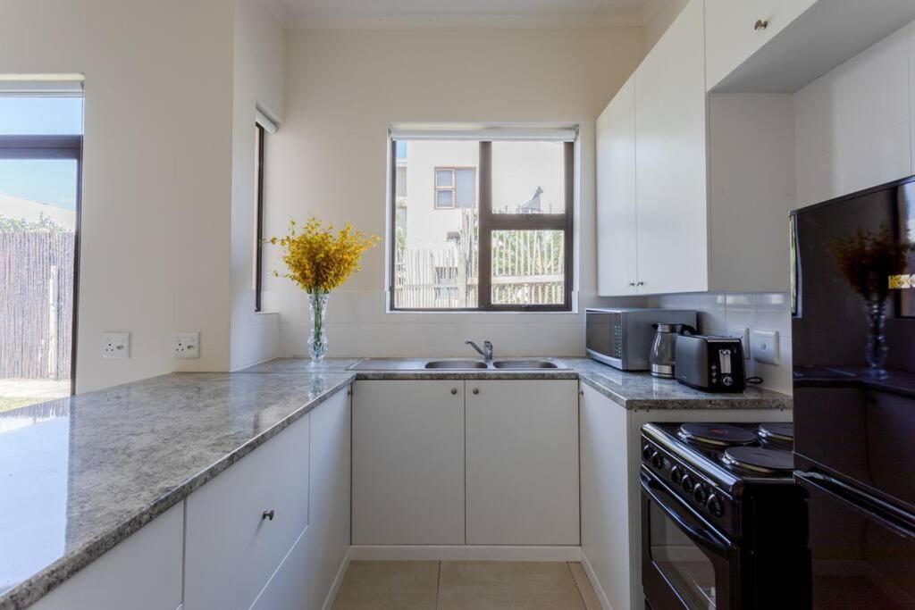 Lux Private Garden - Sunset Apartment